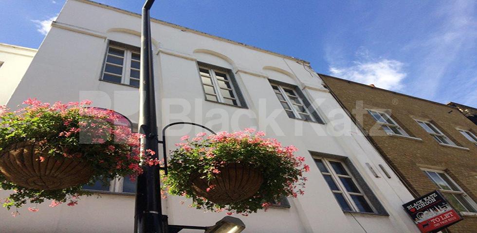 Superbly located  Union Street, London Bridge